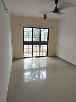 Room in 2 BHK Apartment at Pimple Nilakh – for Rent