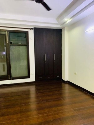 Room in 3 BHK Builder Floor at Kalkaji – for Rent