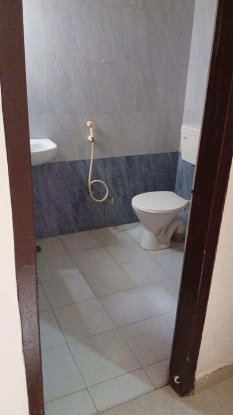 Bathroom, doranda 3 Bedroom 1400 Sq.Ft. Apartment In Doranda Ranchi 10685767