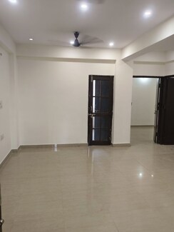 2 BHK +Apartment For Rent in RWA Apartments Sector 53