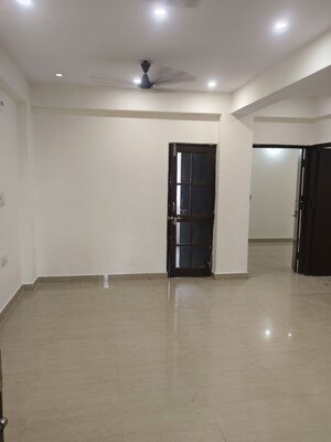 2 BHK Apartment For Rent in RWA Apartments Sector 53, Sector 53