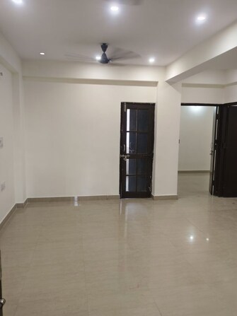 2 BHK +  1000 Sq.Ft. Apartment in RWA Apartments Sector 53