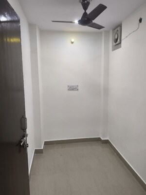 Room in 2 BHK Apartment at RWA Apartments Sector 53, Sector 53 – for Rent