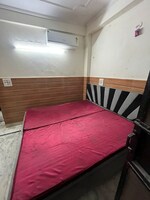 1 BHK 600 Sq.Ft. Builder Floor in Paryavaran Complex