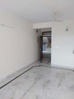 2 BHK +Builder Floor For Rent in Sector 22