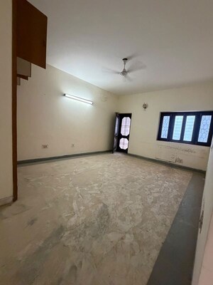 Room in 1 BHK Apartment at Sainik Farm – for Rent