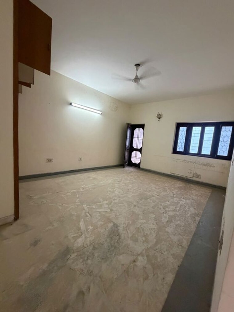 Room, sainik farm 1 Bedroom 570 Sq.Ft. Apartment In Sainik Farm Delhi 10685791