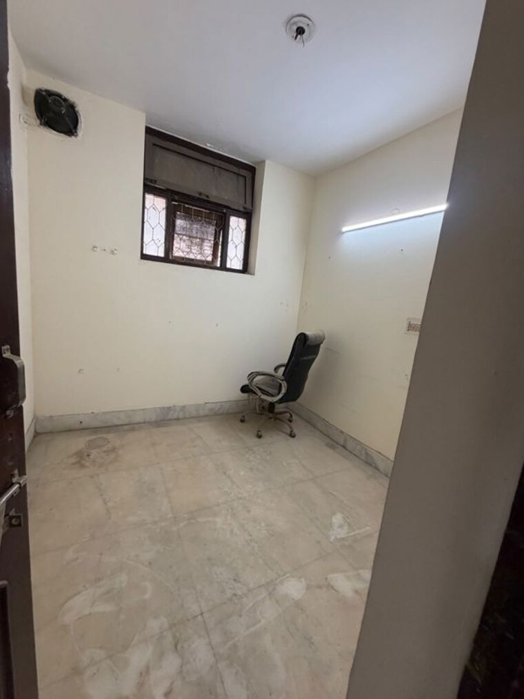 Room, sainik farm 1 Bedroom 570 Sq.Ft. Apartment In Sainik Farm Delhi 10685791