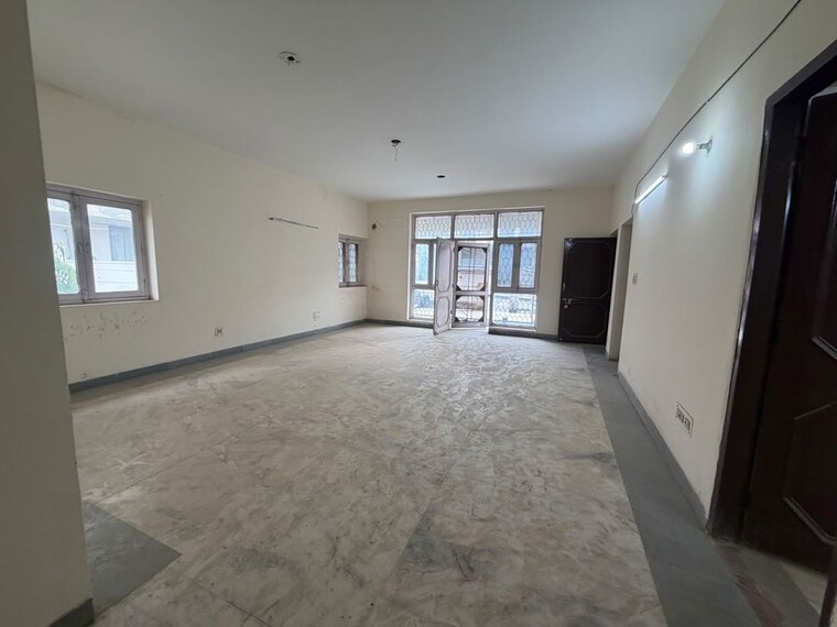 Room, sainik farm 1 Bedroom 570 Sq.Ft. Apartment In Sainik Farm Delhi 10685791