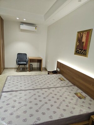 Bedroom in 1 RK Apartment at DLF Imperial Residences, Dlf Phase I – for Rent