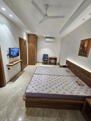 Bedroom in 1 RK Apartment at DLF Imperial Residences, Dlf Phase I – for Rent