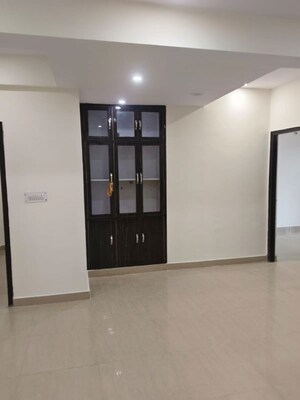 Room in 2 BHK Villa at RWA Apartments Sector 53, Sector 53 – for Rent
