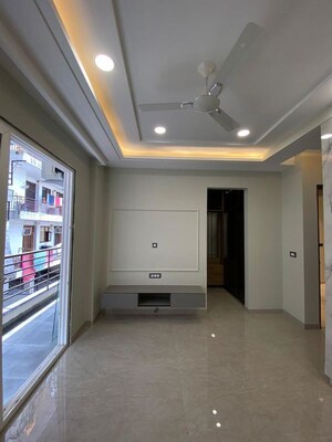Room in 2 BHK Builder Floor at Sector 23 – for Rent