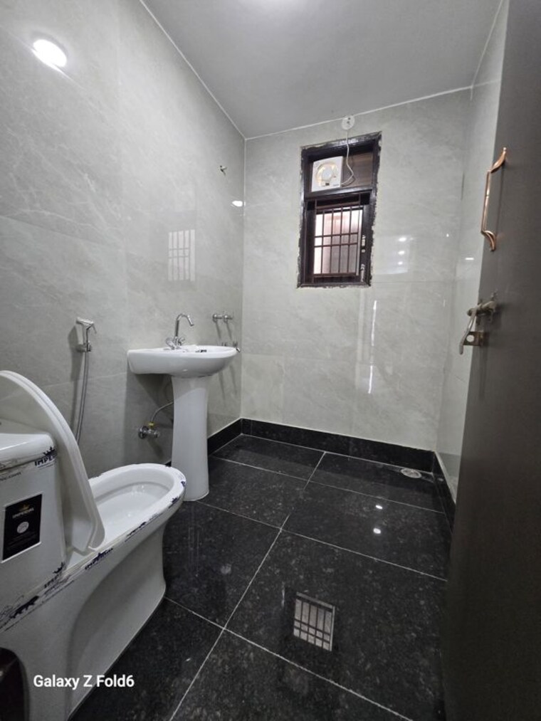 Bathroom, palm-residency-chhatarpur 1 Bedroom 500 Sq.Ft. Apartment In Chattarpur Delhi 10685852