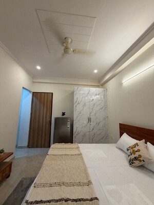 Bedroom in 1 RK Builder Floor at Golf Course Extension – for Rent