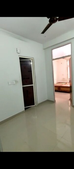 Room in 1 BHK Independent House at RWA Apartments Sector 19, Sector 19 – for Rent