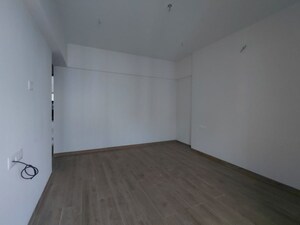 Room in 3 BHK Apartment at Ghodawat Skystar, Goregaon West – for Rent