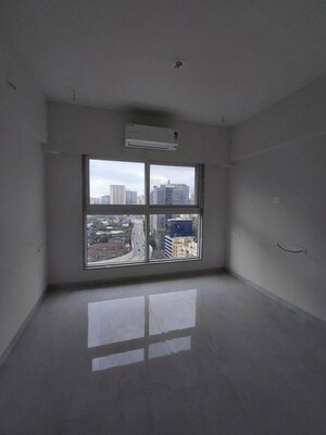 Room in 3 BHK Apartment at Ghodawat Skystar, Goregaon West – for Rent
