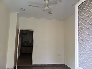 Room in 2 BHK Apartment at Gaur City 2 - 12th Avenue, Sector 16c Greater Noida – for Rent