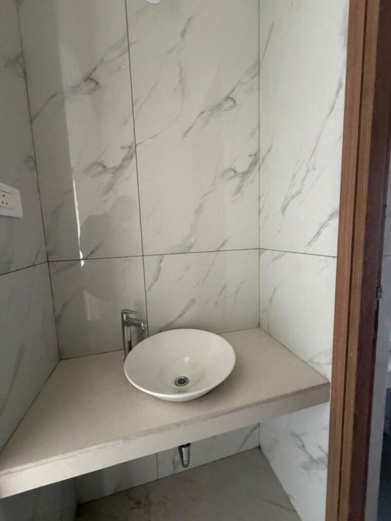 Bathroom, raymond-the-address 3 Bedroom 1190 Sq.Ft. Apartment In Pokhran Road No Two Thane 10685890