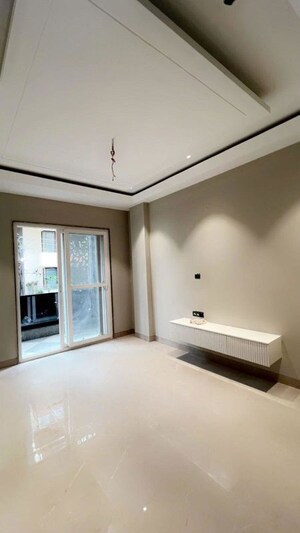 Room in 2 BHK Builder Floor at Sector 22 – for Rent