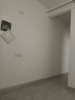 Room in 2 BHK Apartment at Signature Solera Apartment, Sector 107 – for Sale