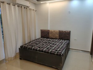 Bedroom in 3 BHK Apartment at Sector 76 – for Rent