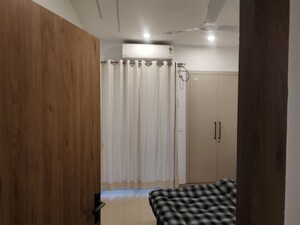Bedroom in 3 BHK Apartment at Sector 76 – for Rent