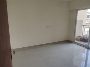 Room in 3 BHK Apartment at Sector 76 – for Rent