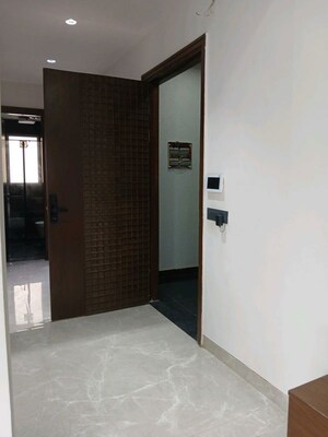 Room in 3 BHK Builder Floor at Sector 23 – for Rent