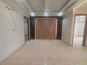 Room in 3 BHK Builder Floor at Sector 22 – for Rent