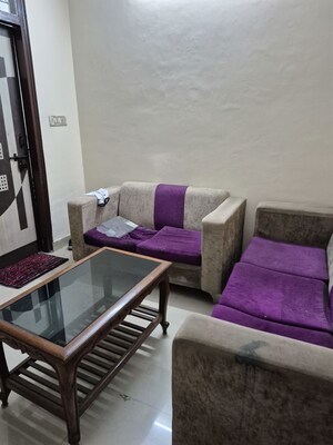 Lobby in 1.5 BHK Builder Floor at Mayur Vihar – for Rent