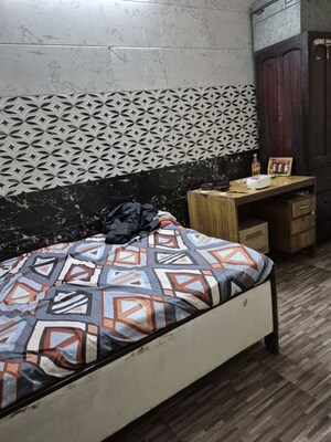 Room in 1.5 BHK Builder Floor at Mayur Vihar – for Rent