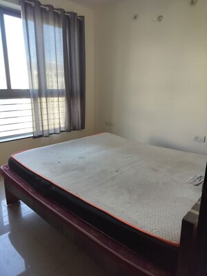 Bedroom in 2.5 BHK Apartment at Amanora Future Towers, Hadapsar – for Rent