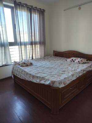 Bedroom in 2.5 BHK Apartment at Amanora Future Towers, Hadapsar – for Rent