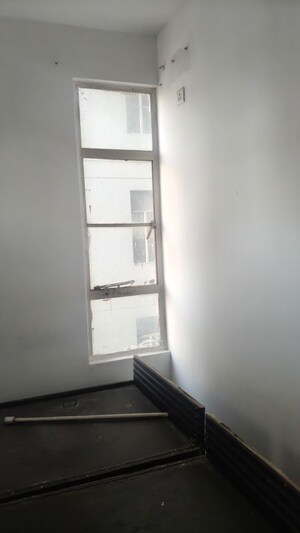 Room in 3 BHK Apartment at Signature Solera Apartment, Sector 107 – for Sale