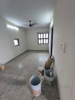Room in 1.5 BHK Apartment at Mayur Vihar – for Rent