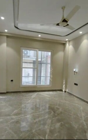 Room in 4 BHK Builder Floor at Paschim Vihar – for Sale