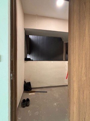Furnished Amenities in 3 BHK Apartment at Kalpataru Immensa G, Kolshet Road – for Rent