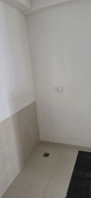 Room in 3 BHK Apartment at Kalpataru Avante, Sanath Nagar – for Sale