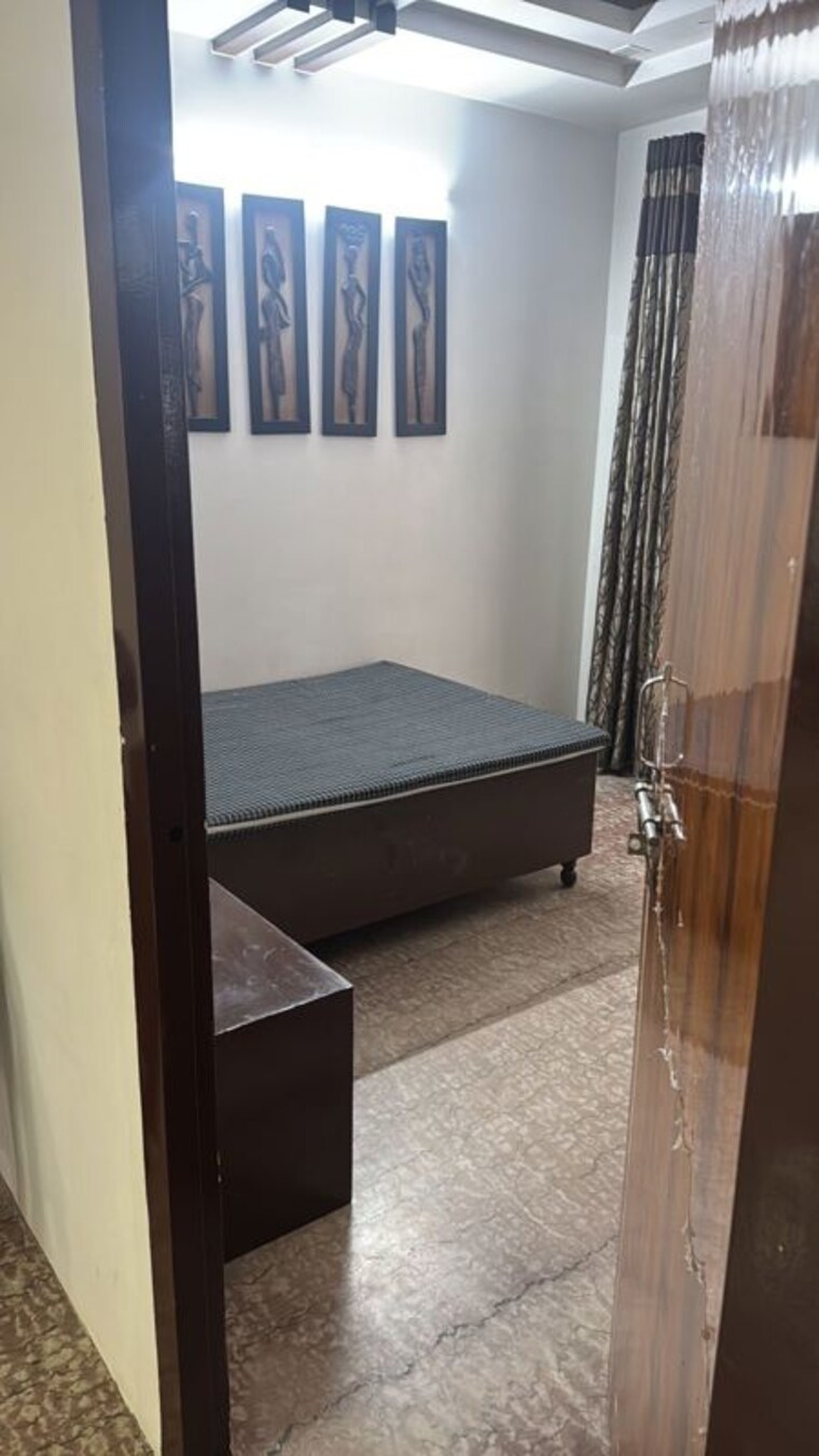 Room, sector 38 2 Bedroom 1000 Sq.Ft. Builder Floor In Sector 38 Gurgaon 10685962