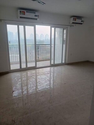 Room in 3 BHK Apartment at Conscient Heritage Max, Sector 102 – for Rent