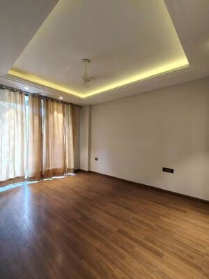 Room in 3 BHK Apartment at Conscient Heritage Max, Sector 102 – for Rent
