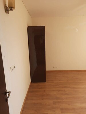 Room in 3.5 BHK Apartment at M3M Woodshire, Sector 107 – for Sale