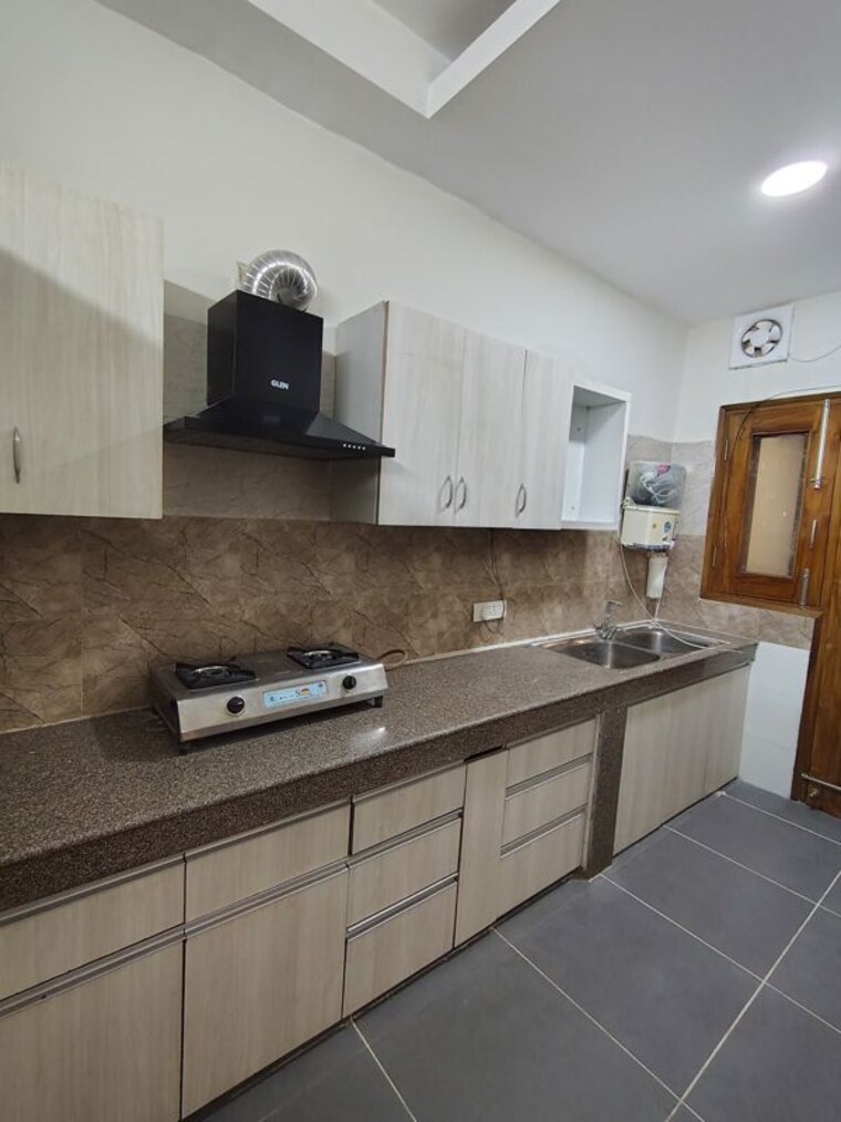 Kitchen, sector 57 3 Bedroom 2250 Sq.Ft. Builder Floor In Sector 57 Gurgaon 10685981