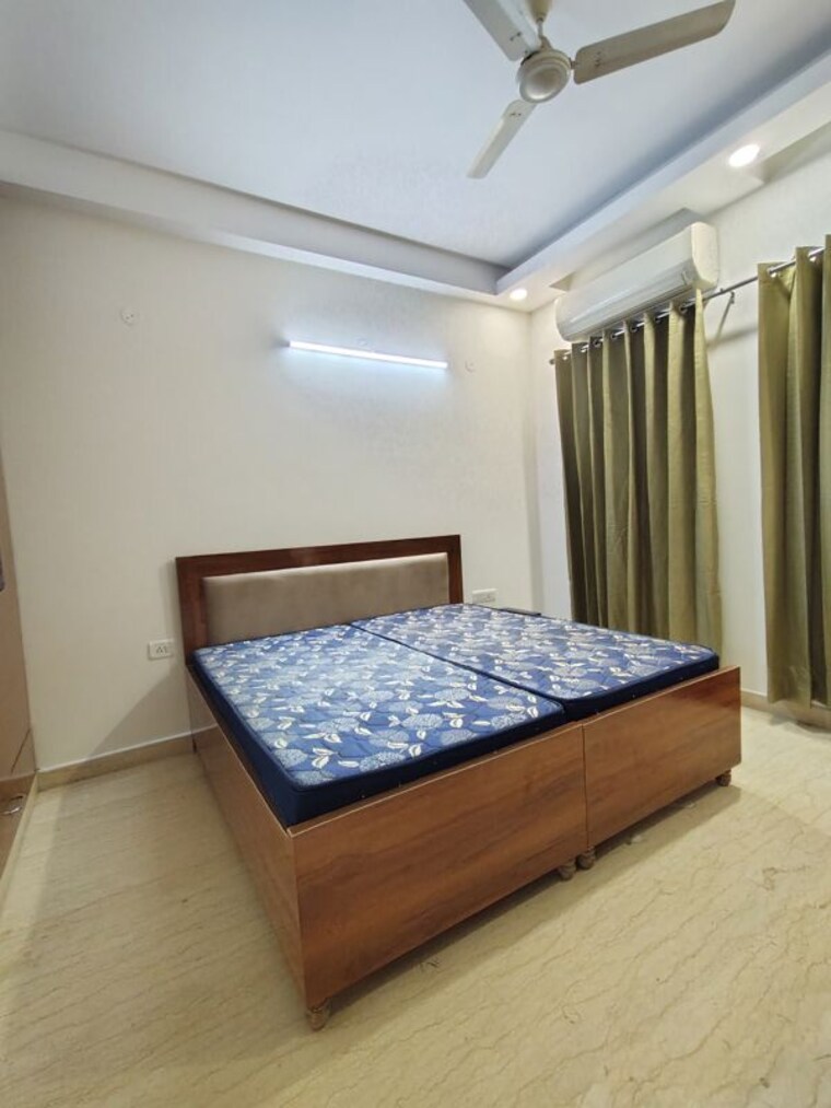 Bedroom, sector 57 3 Bedroom 2250 Sq.Ft. Builder Floor In Sector 57 Gurgaon 10685981