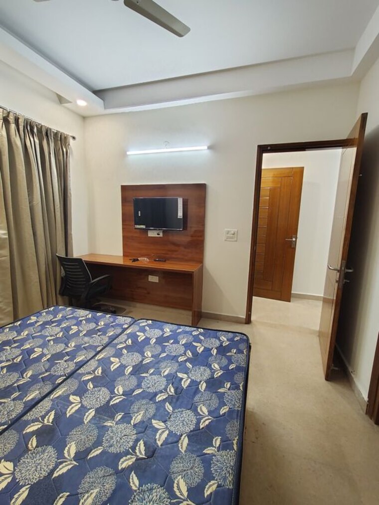 Bedroom, sector 57 3 Bedroom 2250 Sq.Ft. Builder Floor In Sector 57 Gurgaon 10685981