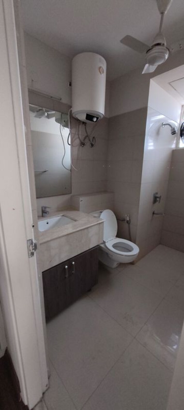 Bathroom, sector 21 3 Bedroom 1550 Sq.Ft. Builder Floor In Sector 21 Gurgaon 10685996