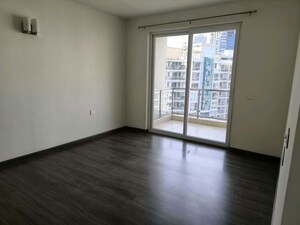 Room in 3 BHK Builder Floor at Sector 21 – for Rent