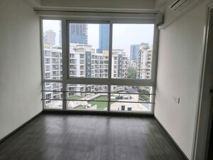 Room in 3 BHK Builder Floor at Sector 21 – for Rent